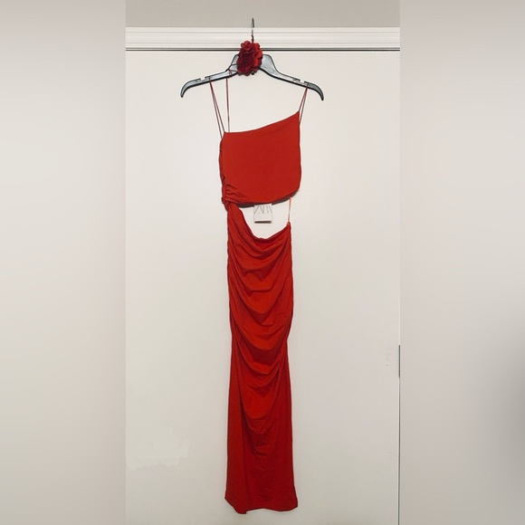 ZARA Red Cut Out Asymmetrical Midi Dress With High Slit - Picture 4 of 6